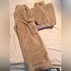 NWOT- CIDER- Teddy style Women’s coord/set